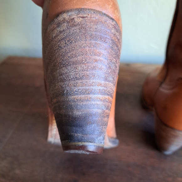Frye western style heeled boots, 7.5 in very used condition - Picture 7 of 11
